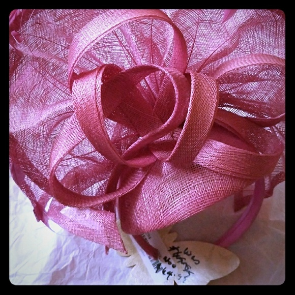 Fascinator - Picture 1 of 3